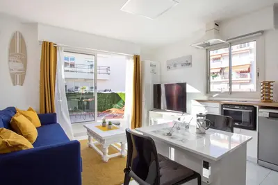Image de Joli appartement pour 4 personnes avec climatisation, Wifi, Tv, terrasse, animaux admis et parking