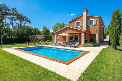 Image de Belle maison de vacances privée avec piscine privée, climatisation, Wifi, Tv, terrasse et parking