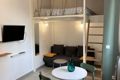 Image de Bienvenue dans notre studio Le Pressensé, Quartier dynamique!