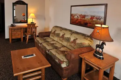 Image de Expanded King Bunk Bed, Stoney Creek, Heated Pool, Pets Allowed | 2 Units