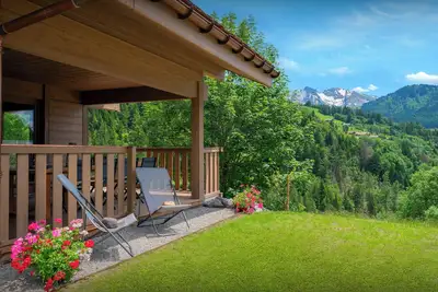 Image de Chalet Ours Rouge - séjour alpin avec spa et cinema - Ovo Network