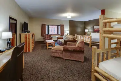 Image de Expanded King Bunk Suite, Stoney Creek Sioux, Room For the Crew! Pool