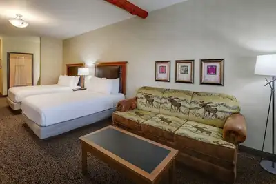 Image de Ultimate Relaxation: Heated Pool & Whirlpool Suites in Historic Area