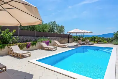 Image de Superbe maison à Bajcici avec WiFi