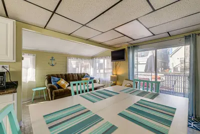 Image de Sunset Bay Cottage w/ Fire Pit: Walk to Beach!