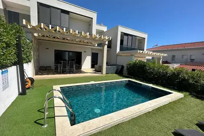 Image de Villa dans un environnement calme