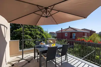 Image de Belle maison Ă Kastel Novi avec WiFi