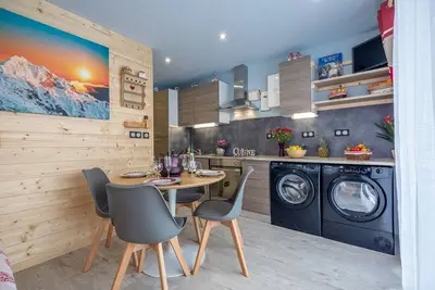 Image de Appartement 'Studio 24 M2 - Chalet Individuel' avec Vue sur les montagnes, Terrasse et Wi-Fi