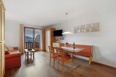 Image de Appartement \"Oberötzbauer Enzian\" avec vue sur les montagnes, jardin partagé et Wi-Fi