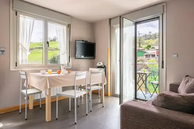 Image de Appartement '3ºd Apartamento 4 Adultos' avec balcon et Wi-Fi