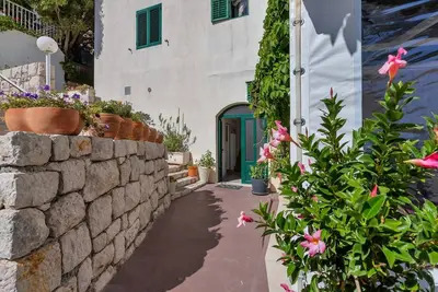 Image de Garçonnière prés de la plage Igrane, Makarska (As-20373-a)