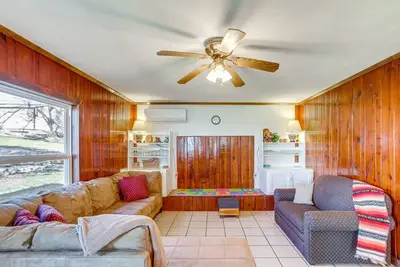 Image de Arkansas Cabin w\/ Deck < 1 Mi to Norfork Lake