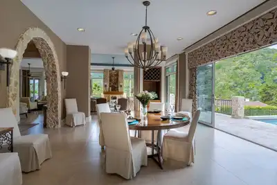 Image de Casa Cascada \/ Mountain property\/Estate in gated community.