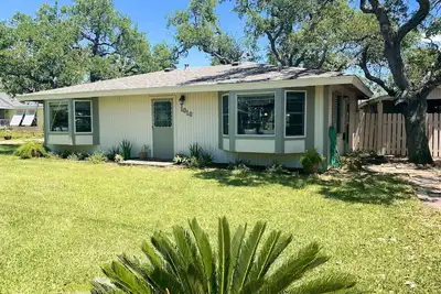 Image de Oak Haven Getaway - Charming 2br Home in 'Old Rockport'