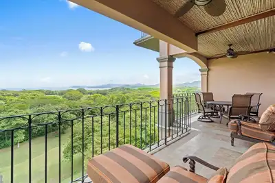 Image de Stunning Luxury Penthouse in Exclusive Beachfront Community with Resort-Style Am