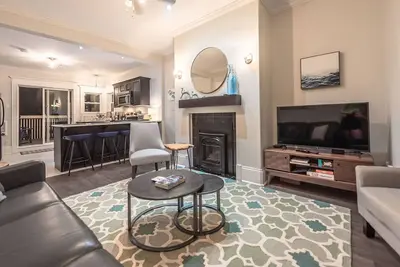 Image de Boulevard House | Quidi Vidi Lake | Parking