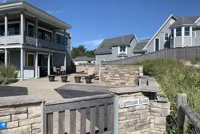 Image de Oceanfront condo in Pine Point! 7 miles of sandy beach!