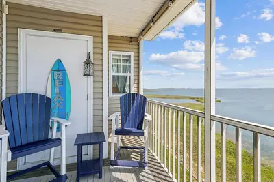 Image de Free Daily Activities Included! ! ! Beautiful resort community located along the shore of the Indian River Bay where you'll find the luxury of a \"get- away- from- it- all retreat\"