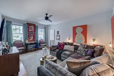 Image de Luxurious 5br, 3 King Condos | Historic Elizabeth