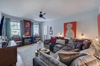 Image de Luxurious 6br, 4 King Condos | Historic Elizabeth