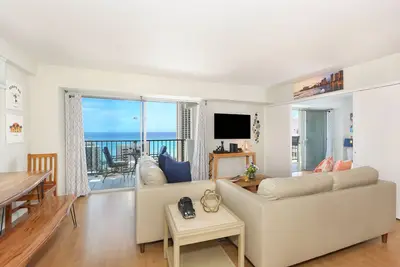 Image de Gorgeous full ocean view! Short walk to beach! Free Parking & Wi-Fi! Sleeps 6