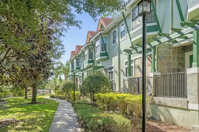 Image de Summertime Escape in Fl 🌴 TownHome by Disney!