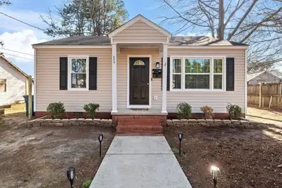 Image de The Dunn Den, Fully renovated home