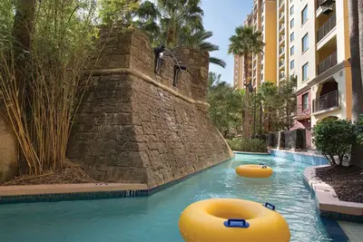 Image de 1 Bedroom Deluxe Condo, Sleeps 4, on Disney Prop, Wyndham Bonnet Creek Resort!