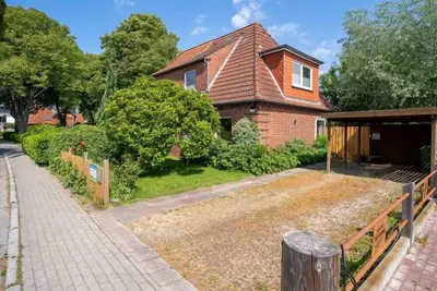 Image de Maison de Vacances Ă Husum avec Jardin