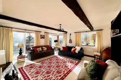 Image de Hilltop walkers paradise with a view, sleeps 10