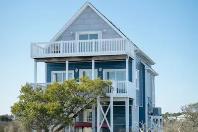 Image de Harkers Hideaway - Waterfront Home with Private Dock & Private Beach