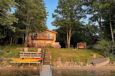 Image de Nestled Lakeside on the beautiful Heart Lake.
