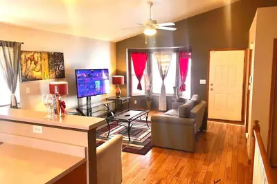 Image de }~Opulent Pathfinder Place~{GameRoom, Wine, HotTub}\n\n