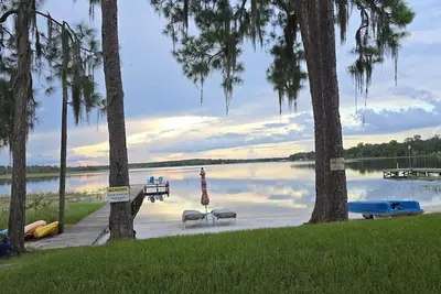 Image de Lakefront home - country setting - just a little piece of paradise.