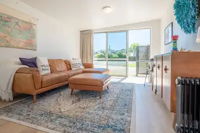 A light and sunny cabin just a few short steps from the beach