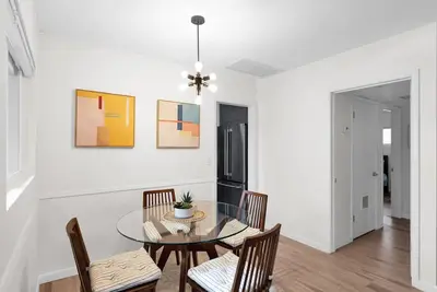 Central Phoenix 2 Bedroom Retreat