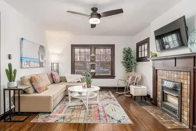 Image de Historic Condo Downtown Victorian Village, Walk to Short North, Osu, Nationwide