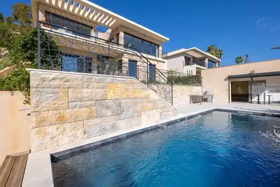 Image de 06bk - Superbe villa contemporaine vue mer