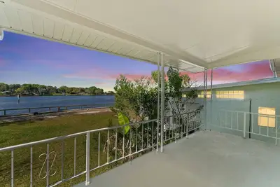 Image de 1br Guesthouse w/ River View-Patio & Free Parking