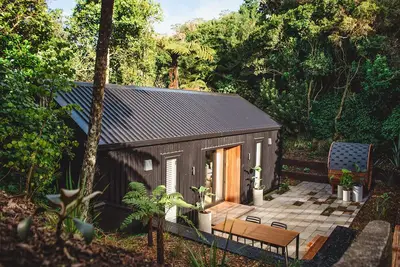 Image de Unwind in an urban oasis w/sauna & garden views