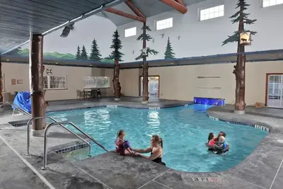 Image de Picture-Perfect Lodge Stay with On-Site Laundry & 2 Pools! | 2 Units