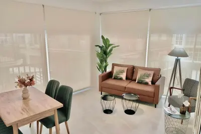 Première ligne, centre. 2 chambres.