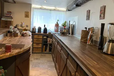 Image de Appartement Atypique / Ancien bar à 100 Mètres du Bois de Vincennes