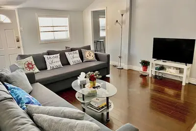 Image de Entire Bungalow in Wasaga Beach ⛱️