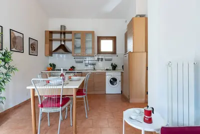 Image de Four Shades of Pisa - Red Apartment