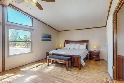 Image de 3/2 Spacious Home-King-Near Balloon Fiesta-New