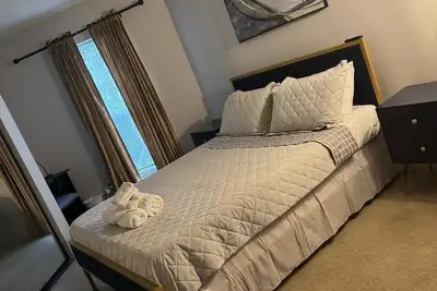 Image de New Cozy & Luxe 2Bed Apt w/ patio and work space