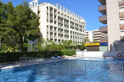 Image de Agréable appartement pour 4 personnes avec piscine, climatisation, Wifi, Tv et terrasse