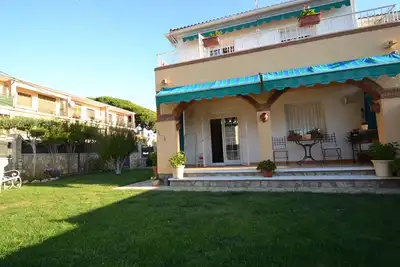 Image de Maison de vacances privée avec Wifi, piscine privée, climatisation, Tv, patio, parking