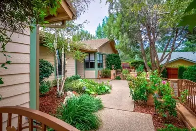 Image de Hike Sedona Luxury Home Chapel Area